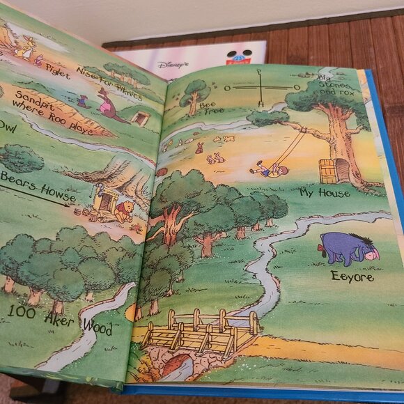 Six Disney Hardcover Books - Picture 7 of 16